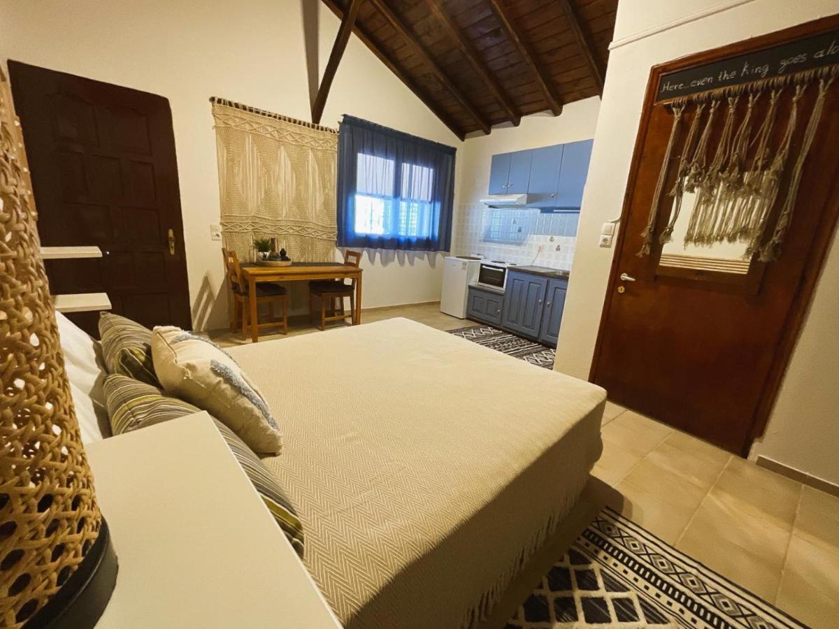 Spitaki Guest House شاطئ ميغالي أموس المظهر الخارجي الصورة