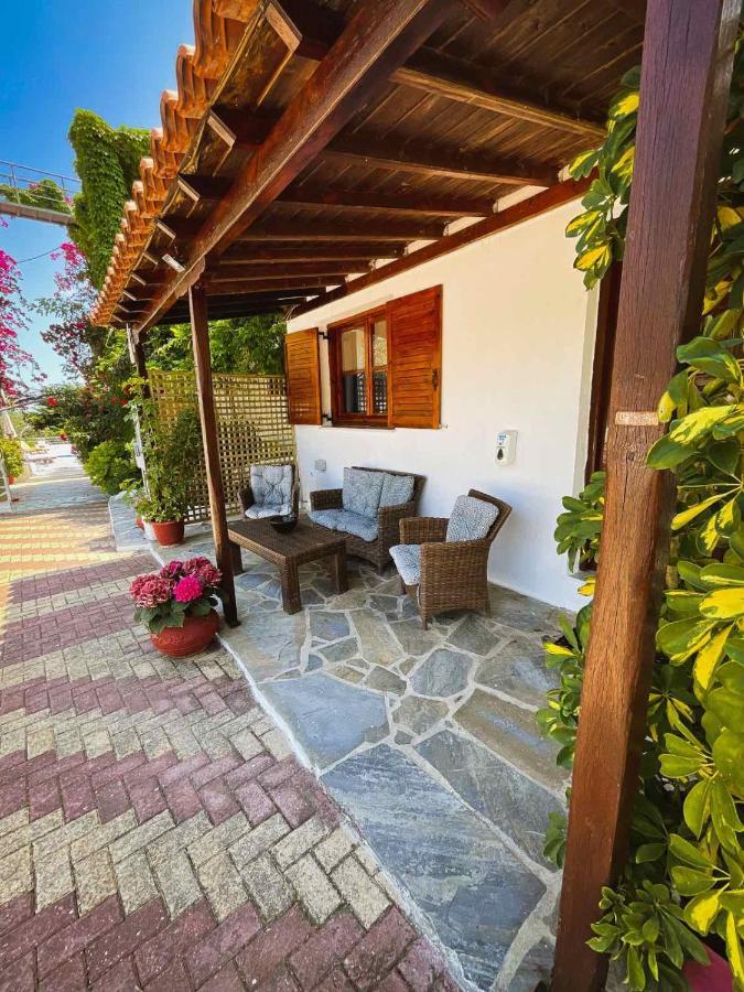 Spitaki Guest House شاطئ ميغالي أموس المظهر الخارجي الصورة